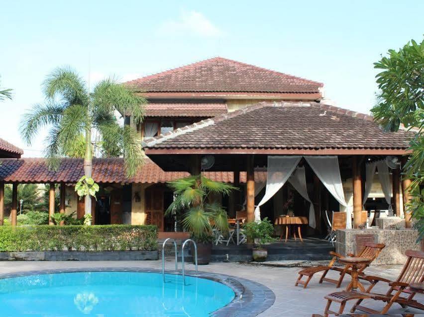 Ndalem Bantul Hotel Jogjakarta Buitenkant foto