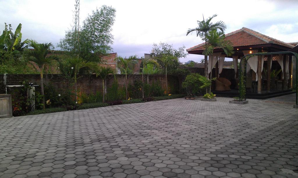 Ndalem Bantul Hotel Jogjakarta Buitenkant foto